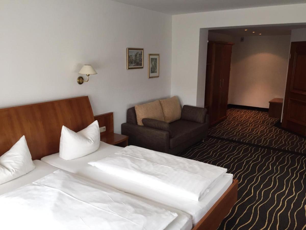 Hotel Zur Schoenen Aussicht Marktheidenfeld Esterno foto