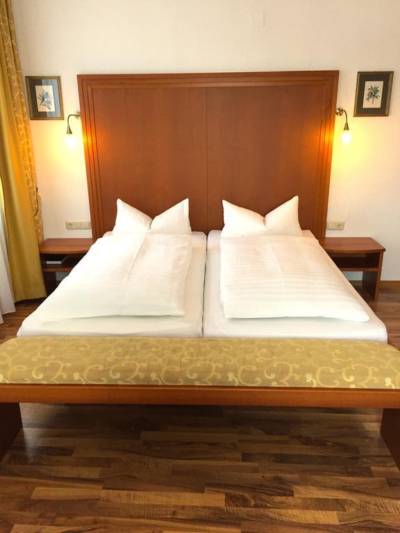 Hotel Zur Schoenen Aussicht Marktheidenfeld Esterno foto